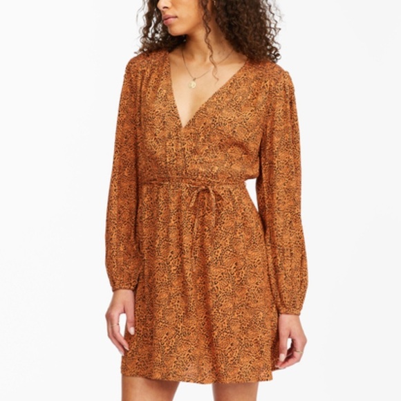 Billabong, spring romance, wrap, mini dress - Picture 4 of 5
